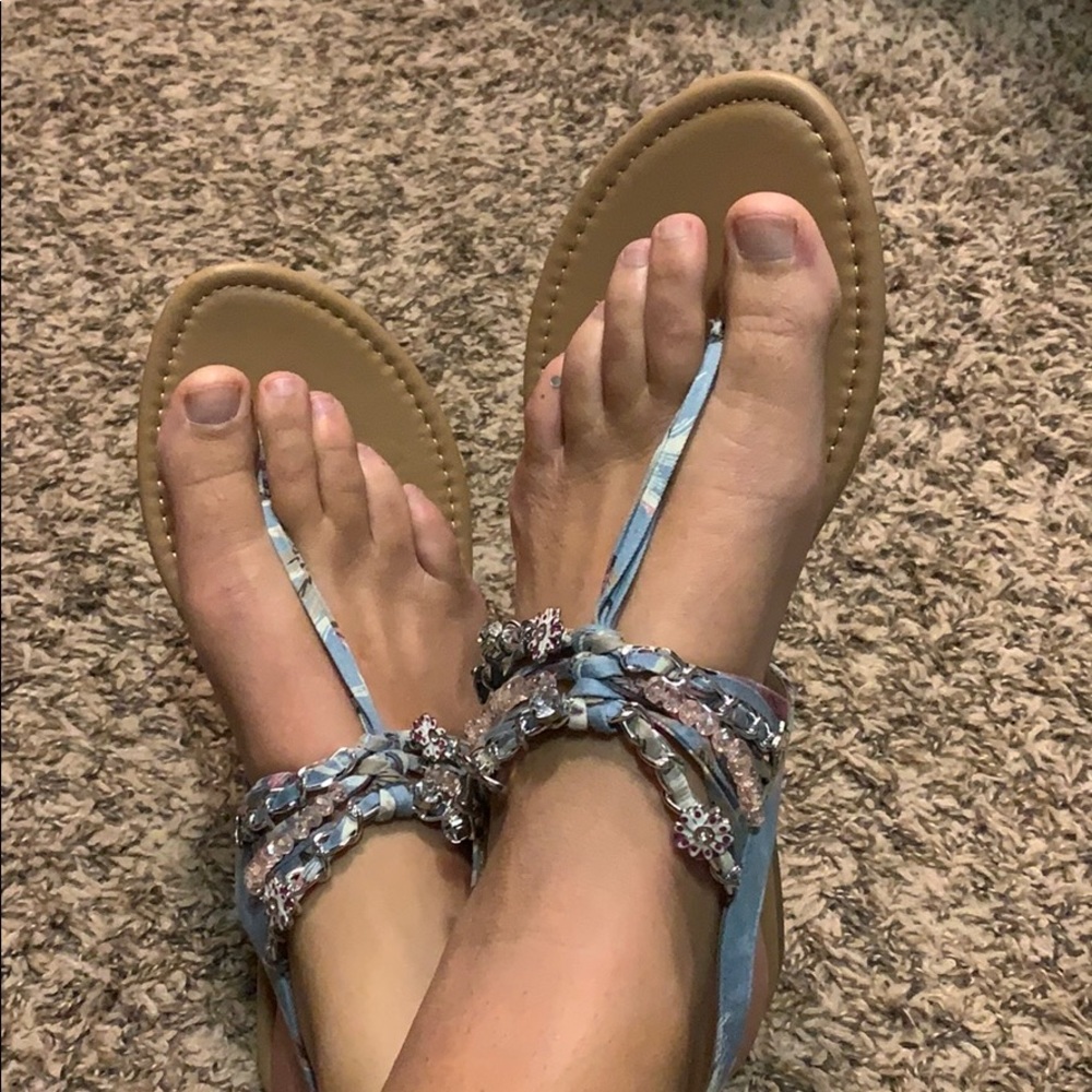 NWOT Shi by Journeys women’s light blue sandals